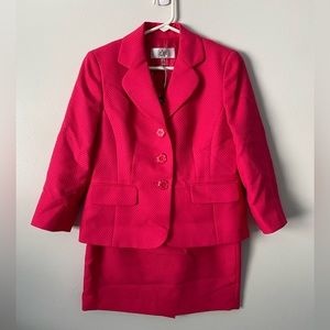 Bright Fuchsia Pink Le Suit Petite Jacket and Skirt Size 4 Petite